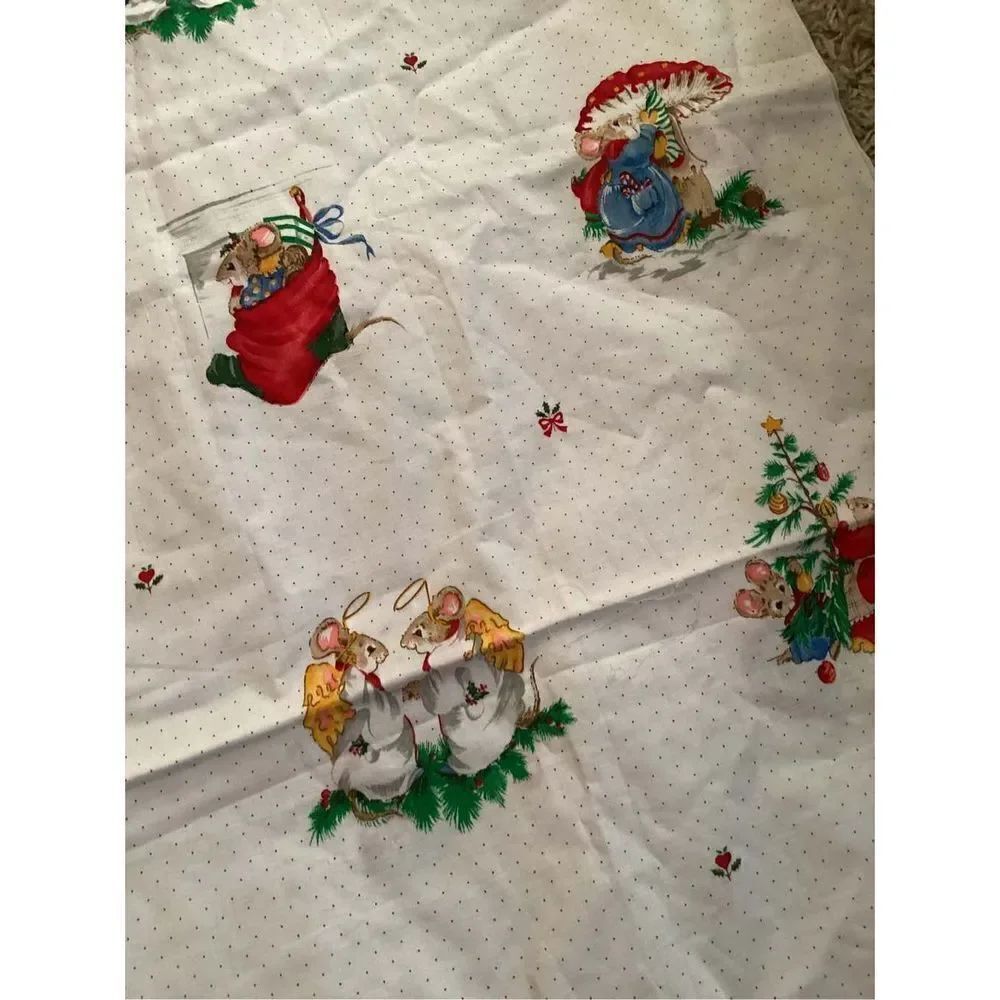 The Mistletoe Mice Fabric Panel - Picture 4 of 7